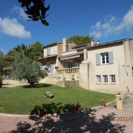 Mas Les Vieux Chenes Bed and Breakfast Lambesc Εξωτερικό φωτογραφία