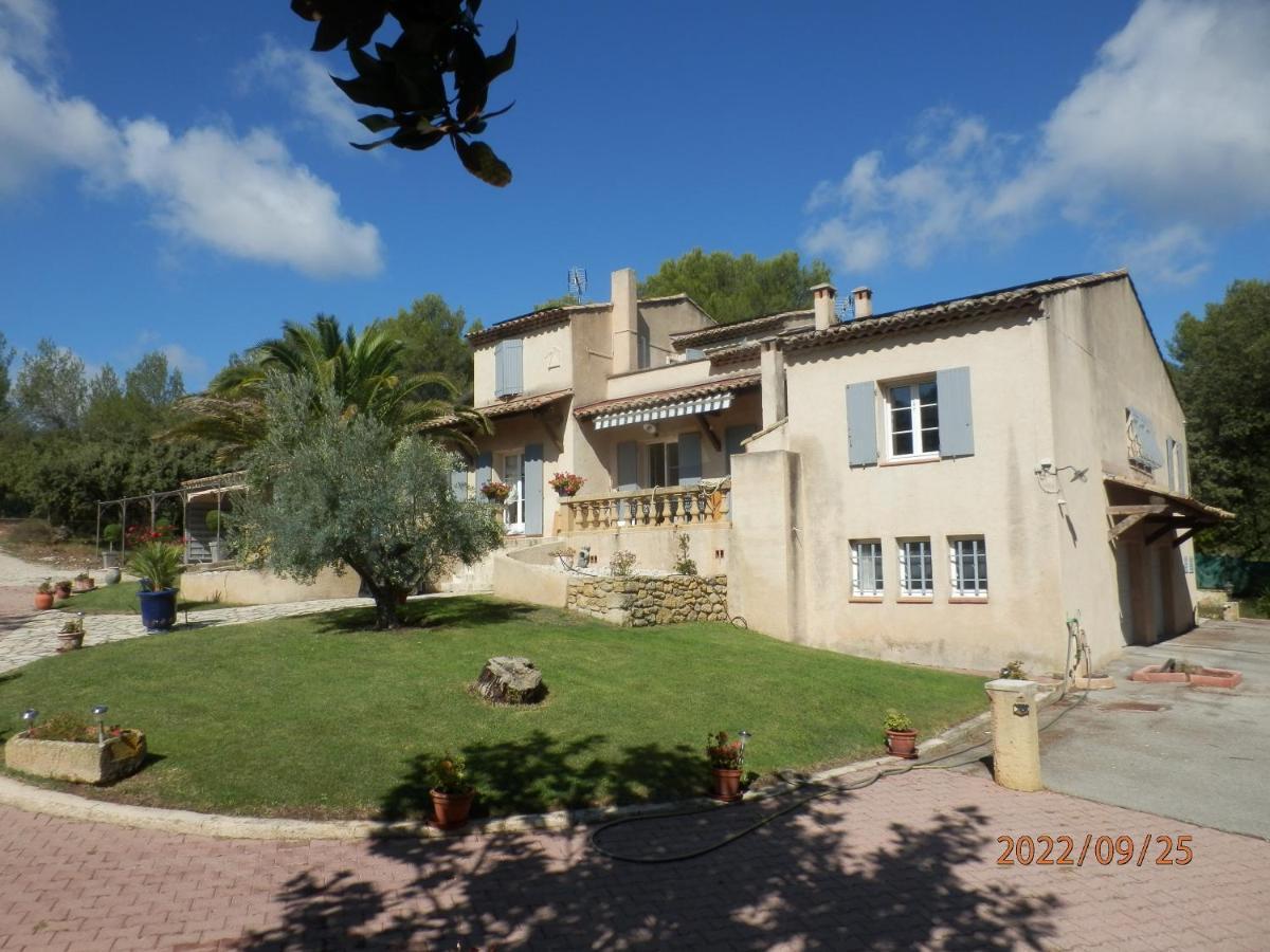 Mas Les Vieux Chenes Bed and Breakfast Lambesc Εξωτερικό φωτογραφία