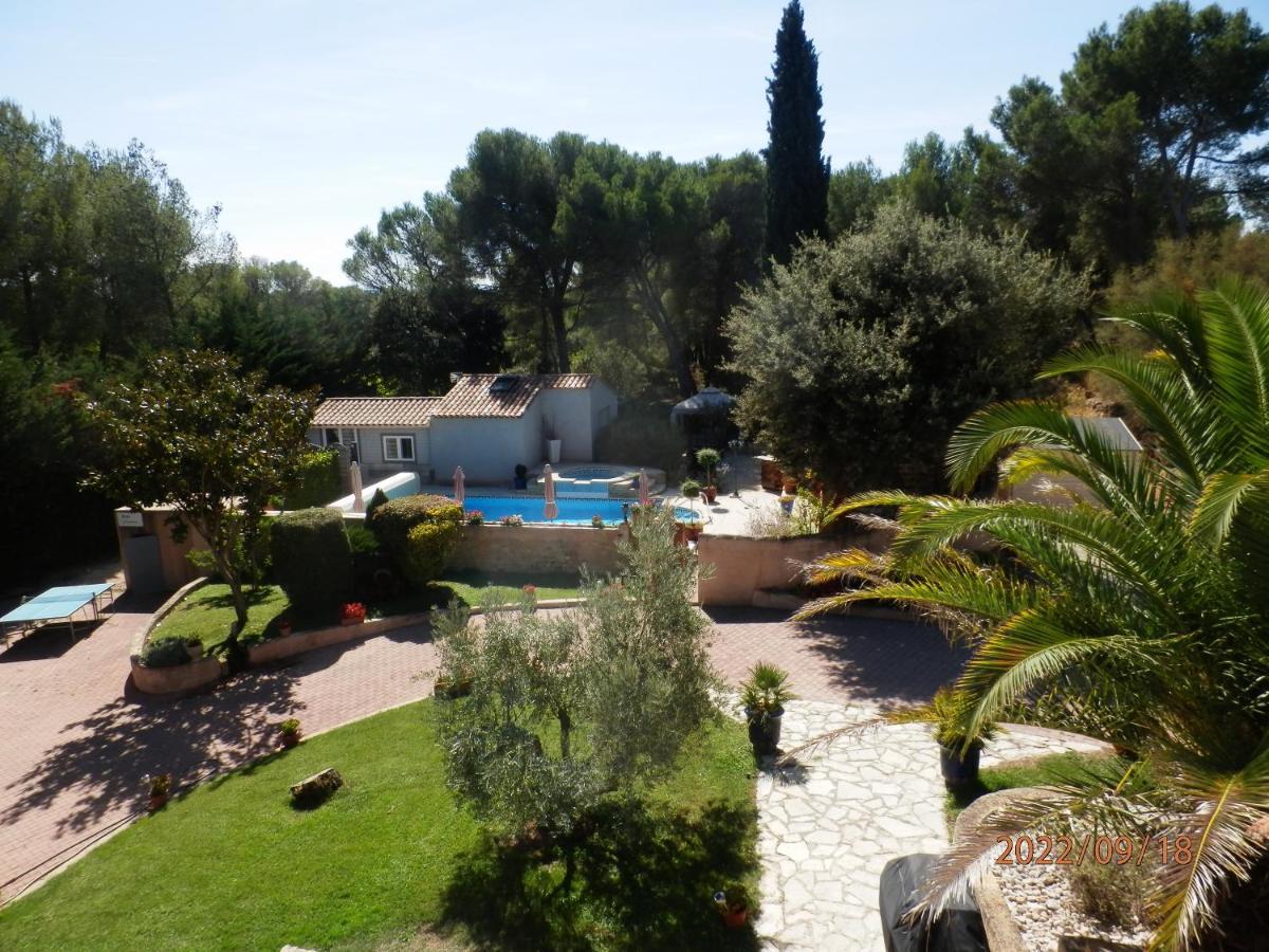 Mas Les Vieux Chenes Bed and Breakfast Lambesc Εξωτερικό φωτογραφία