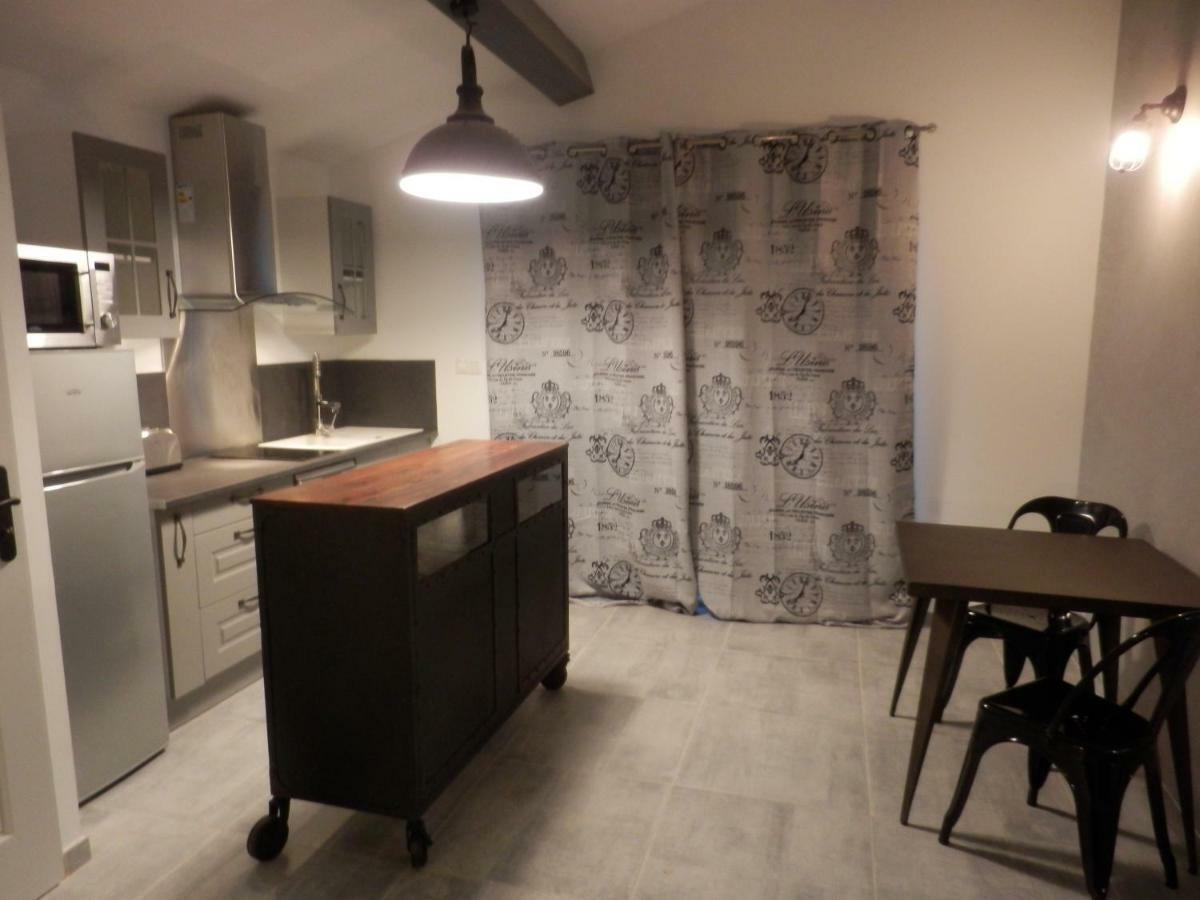 Mas Les Vieux Chenes Bed and Breakfast Lambesc Εξωτερικό φωτογραφία